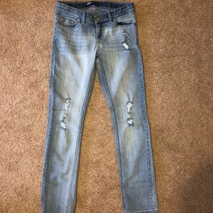 Girls Levi’s Boyfriend Jeans (Light wash)